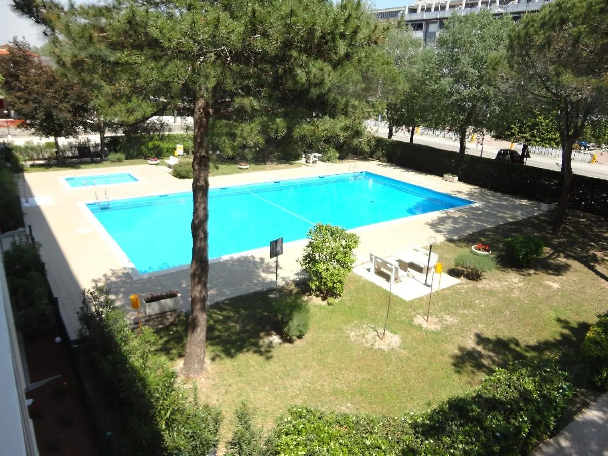 Nice And Cozy Apartment With Pool - Beahost  Порто-Санта-Маргерита-ди-Каорле